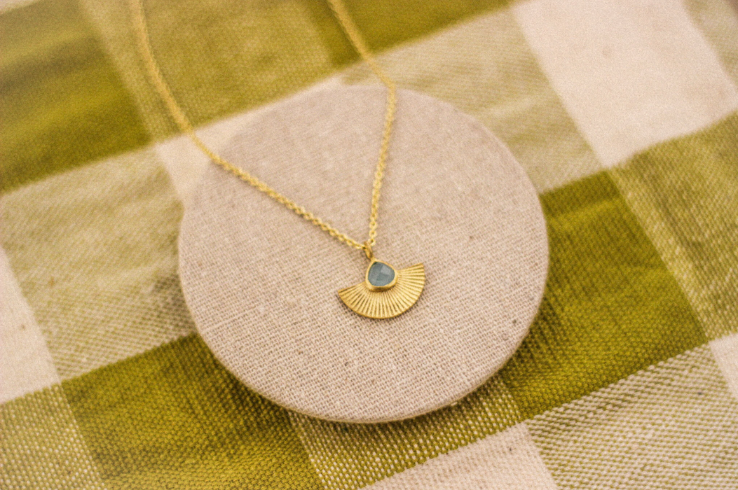 Gold Fan Stone Necklace