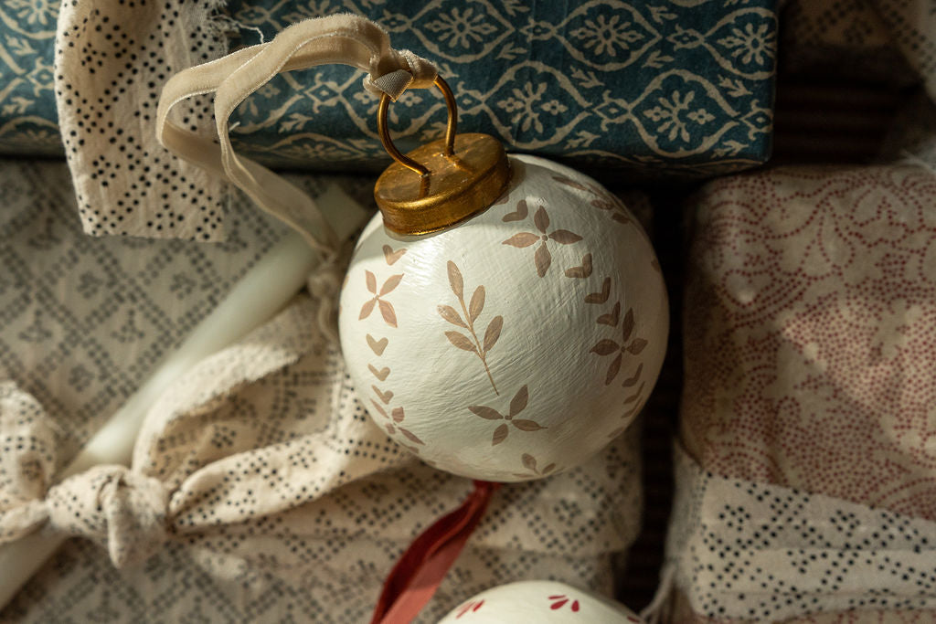 Hand-Painted Baubles | Taupe