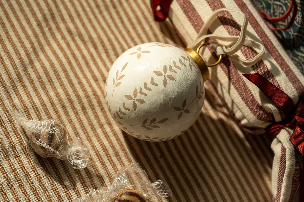 Hand-Painted Baubles | Taupe
