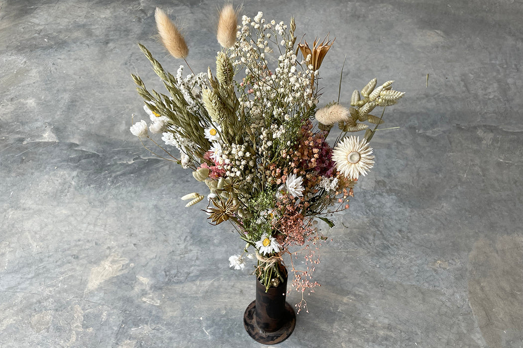 Cassat - Large Composed Dried Flower Bouquet