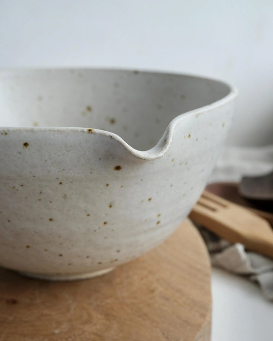 Pouring Bowl by Hannah Kinchin