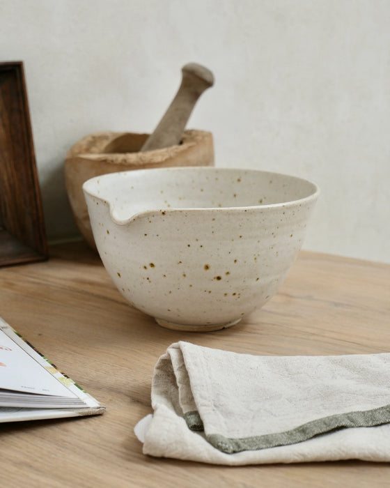 Pouring Bowl by Hannah Kinchin